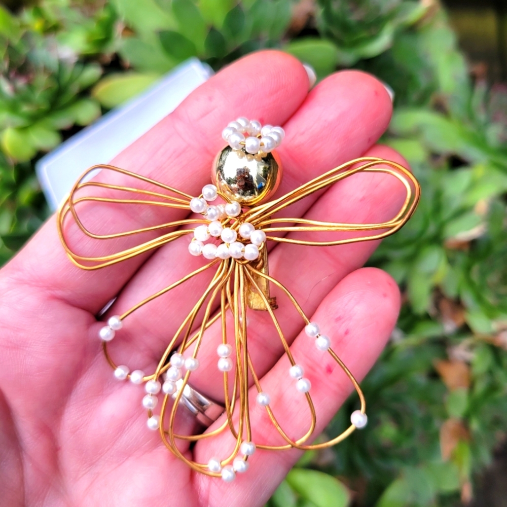 Vintage Hand Made wire and bead brooch 2 inch very cute ✨